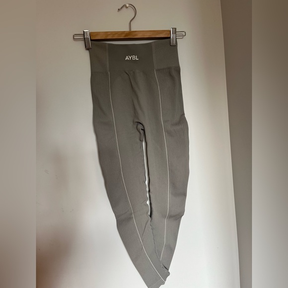 AYBL leggings - Picture 4 of 7